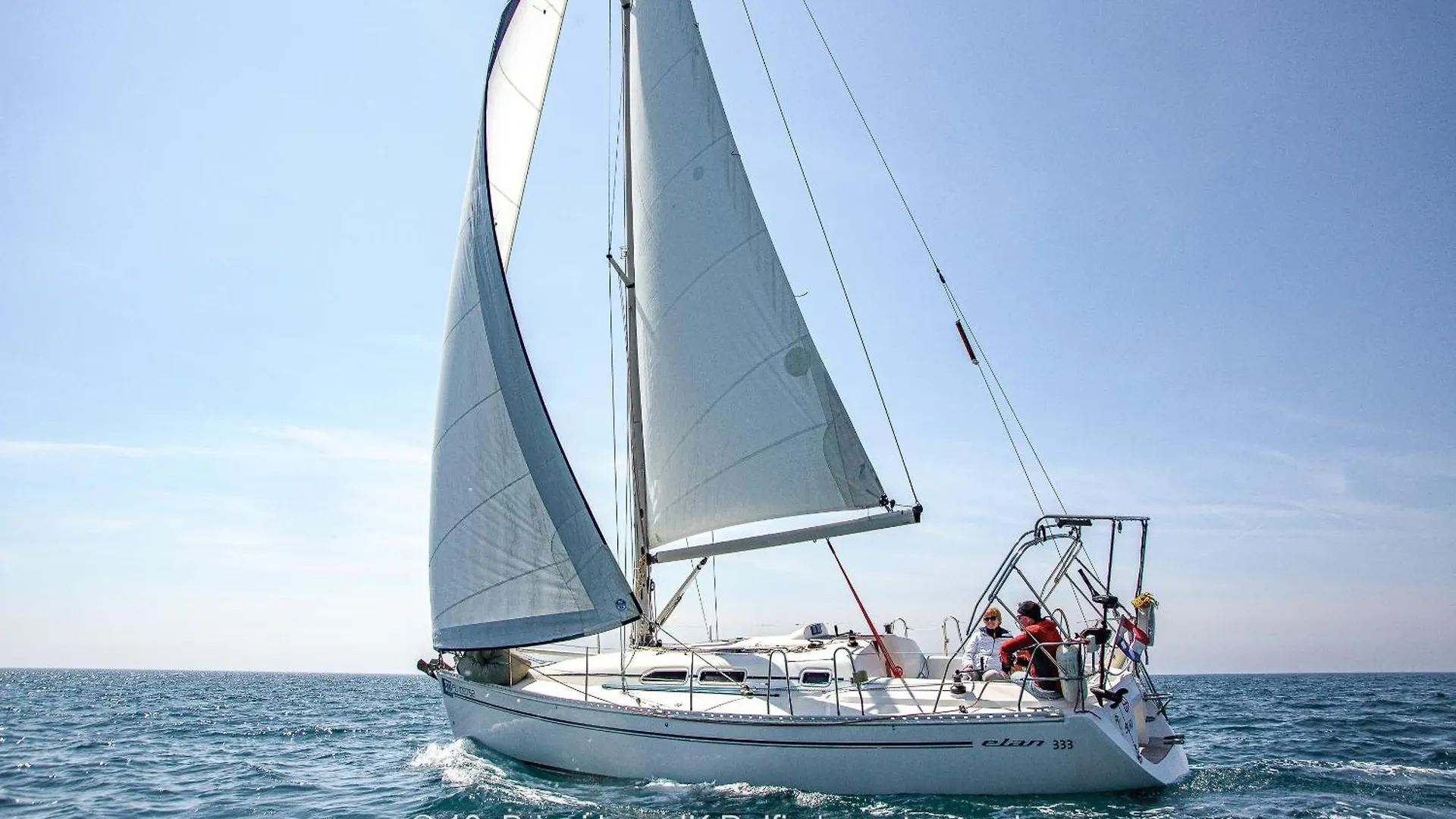 船上ホテル Learn To Sail In Paradise プーラ